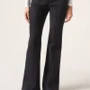 Jeans a Zampa