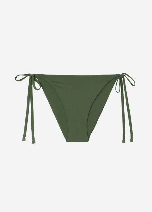 Slip Lacci Costume Indonesia